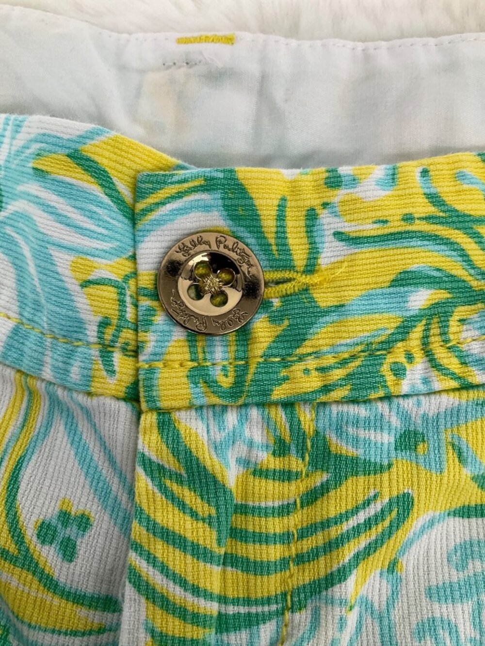 Lilly Pulitzer Callahan Short ~ size 4 Dandelion Yellow 5" inseam - Picture 5 of 9